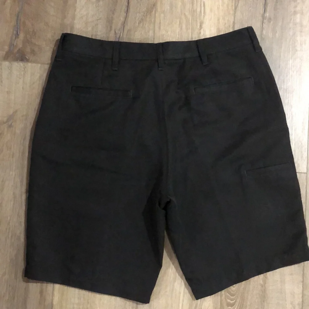 HAGGAR H26 Flat Front Shorts w/Side Pocket - Picture 4 of 6